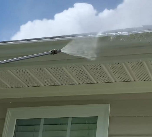 Nettoyage extérieur de gouttière